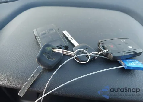 2017 Chevrolet Silverado 1500 Custom z USA, uszkodzony, nr VIN 1GCVKPEC1HZ376399